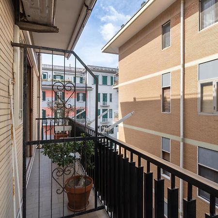 Starhost - Golden Suite Salerno Bagian luar foto