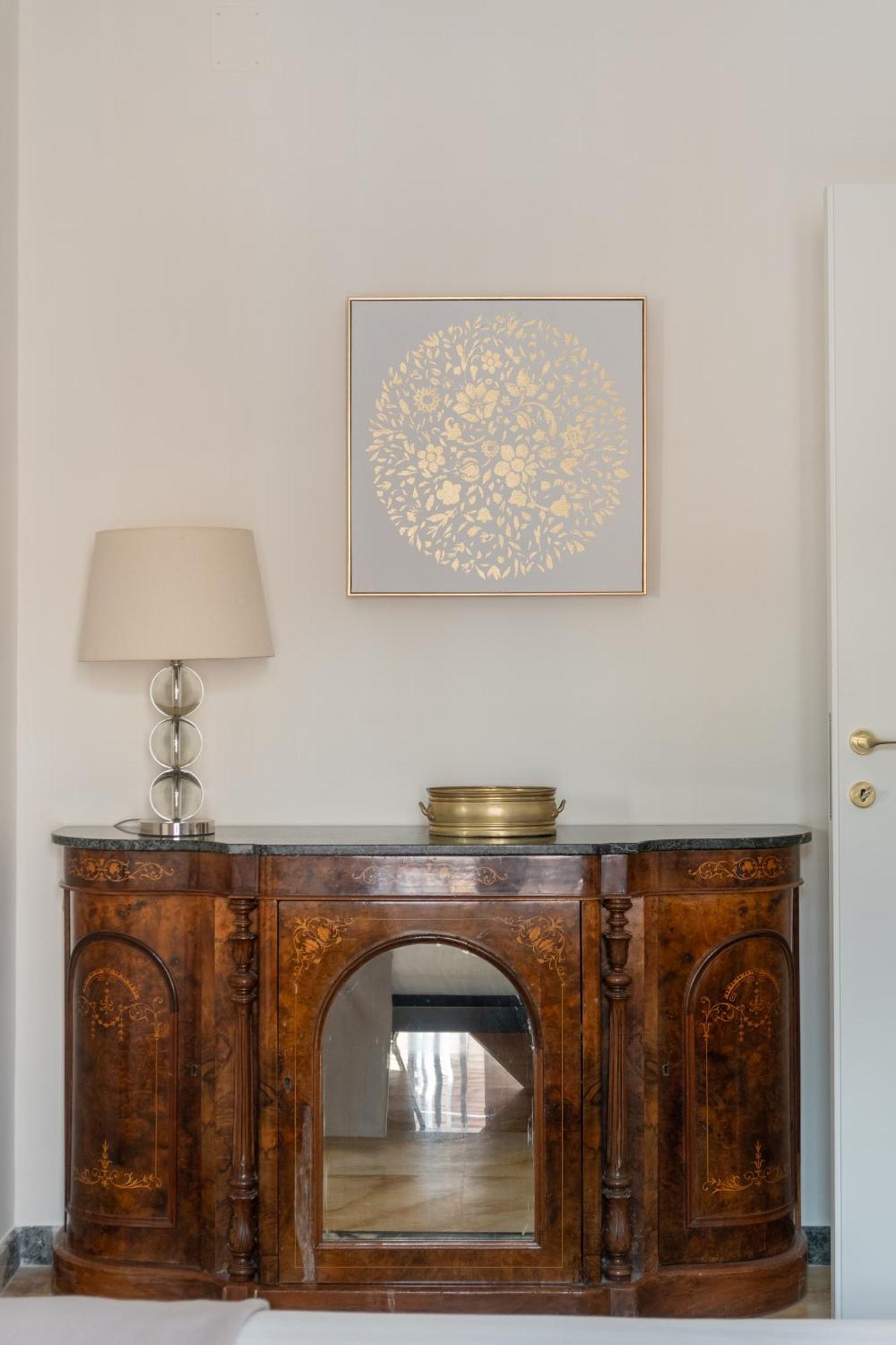Starhost - Golden Suite Salerno Bagian luar foto