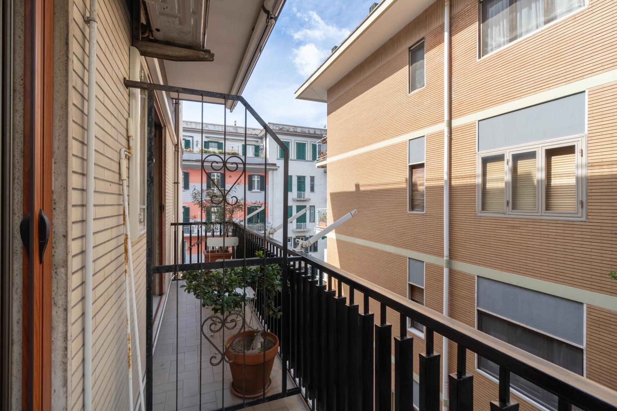 Starhost - Golden Suite Salerno Bagian luar foto