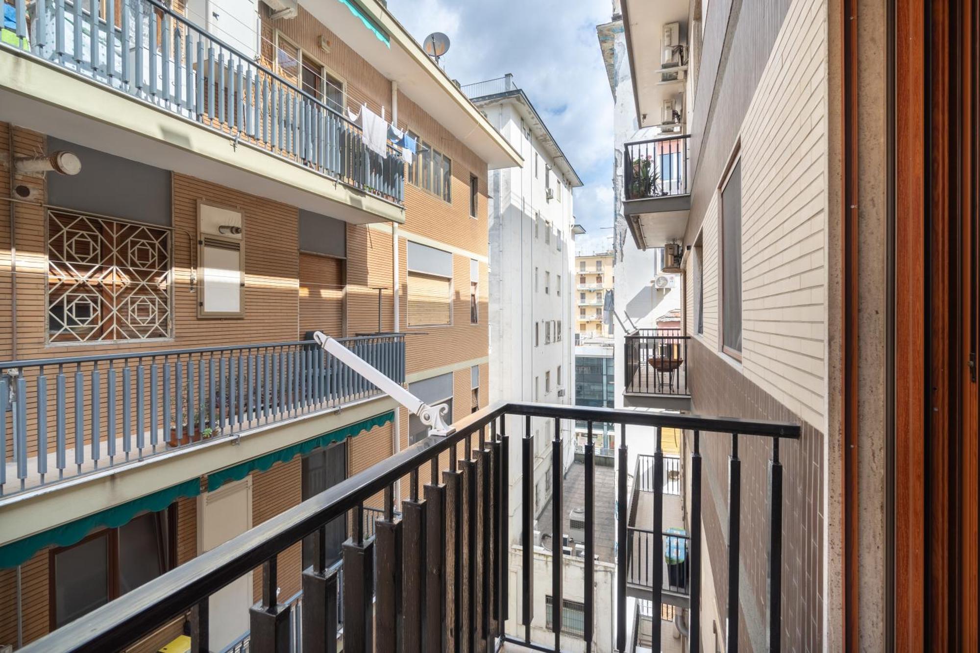Starhost - Golden Suite Salerno Bagian luar foto
